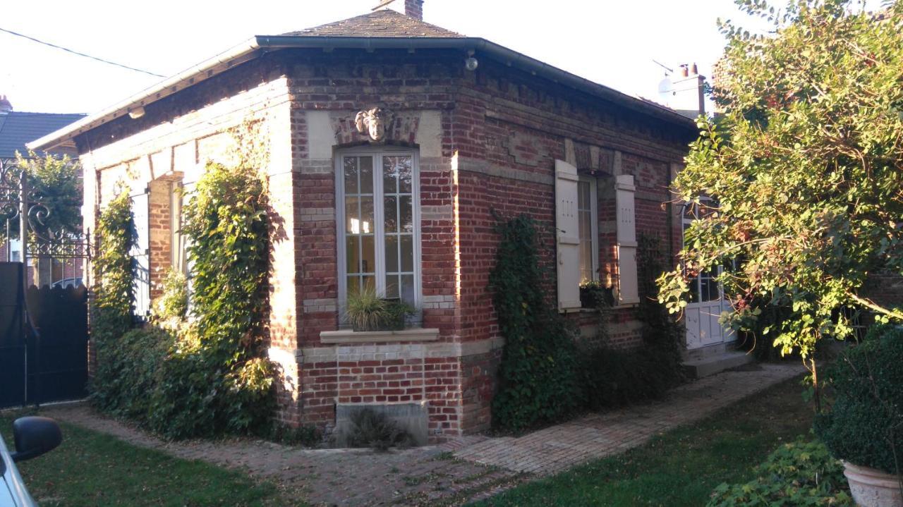Le Jardin Des Ecureuils 호텔 Demuin 외부 사진